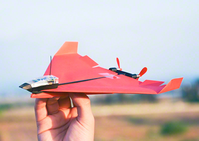 スマホ操縦 紙飛行機 ラジコン ハイテク